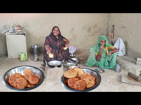 बारिश के मौसम में बनाये प्याज का स्वादिस्ट भरवां कचौडी || Pyaj ka bharava kachaudi recipe