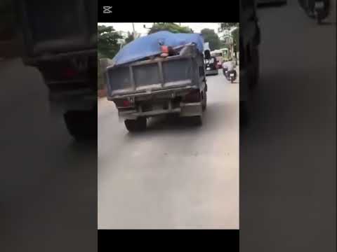 GẶP TÌNH HUỐNG NÀY BẠN XỬ LÝ RA SAO?  #shorts  #hoclaixeoto #automobile