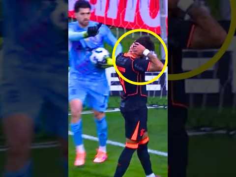 😯 Foi por isso que o Yuri Alberto tremeu pro Rossi e perdeu esse pênalti contra o flamengo! #fla