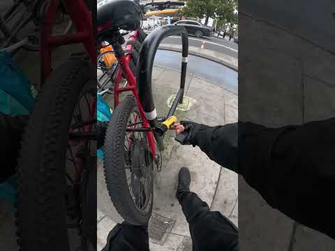 انسرقت بطاريه في لندن #سرقه #حرامي_البيوت #theft #لندن #اكسبلور