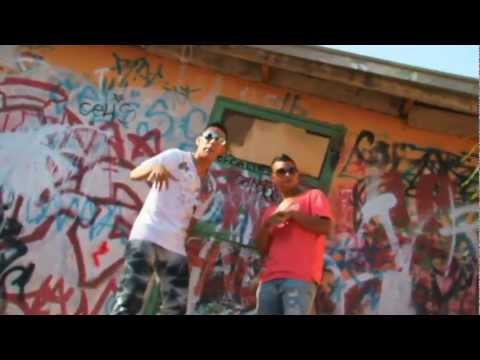 Gangsta La Calle de Perla Letra y Video