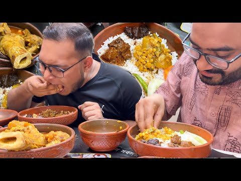 Eating Lunch(Rice & Mejbani Gosht, Kala Bhuna, Nalli) With Friends at Mejjainna Bari, Chittagong