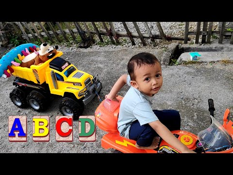 Bermain dan Bernyanyi Lagu ABC Bahasa Indonesia - Anak Pintar Belajar Huruf Alfabet