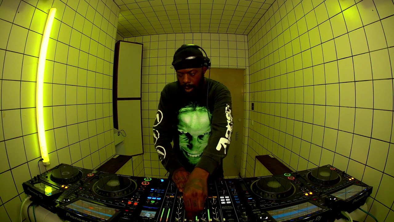 ALI3N Invites – Theo Nasa | HÖR – August 30 / 2025
