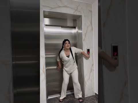 Eyvahh Çocuk asansörde kaldı  #vlog #keşfet #ironia #shorts #asansör #çocuk