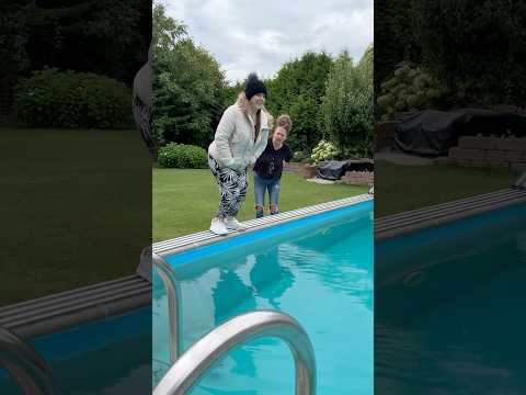 Zu kalt #funny #pool #sommer #mom #funny