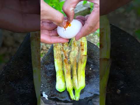 Eggplant baked eggs 😋 #thanhbin #shorts #satisfying #comedy #survival #outdoors