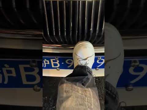 Why are shoes dirty?#rollsroyce