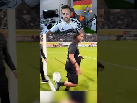Ronaldinho NUNCA perderá la calidad 🤩