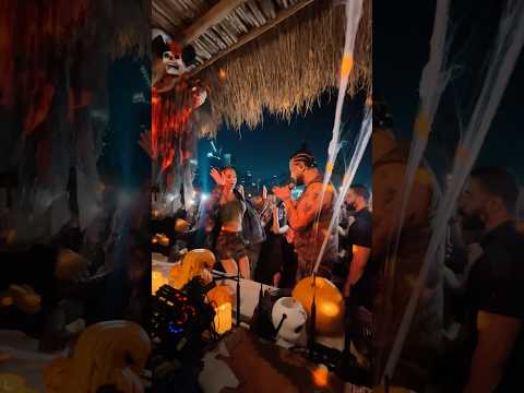 Halloween never looked this good 😈🖤