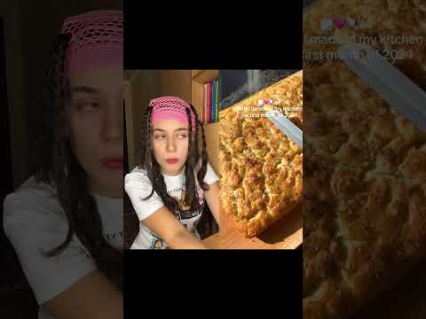 Мне кажется в каждом классе есть такой странный тип,который на своей волне🤪😄