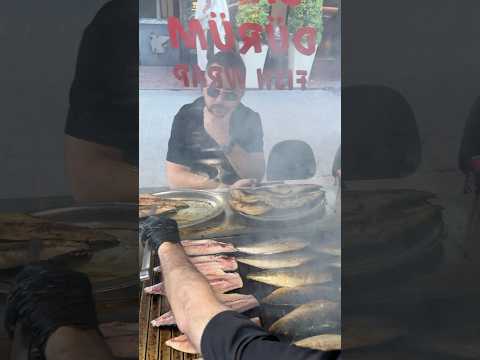 Hergün Gelip Balık Temizleme İzliyor! Marmara Balık Dürüm Karaköy #reklam