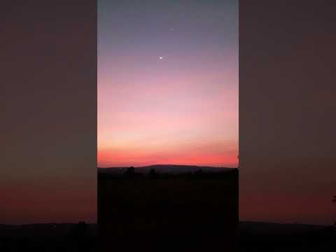 ดาวศุกร์กับดวงจันทร์เสียงสุนัขบรรยากาศตอนเย็น My Jattapong ดาวศุกร์กับดวงจันทร์เสียงสุนัขบรรยากาศตอนเย็น