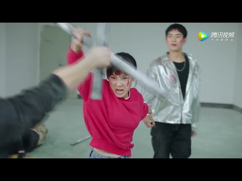 高富帥被黑老大追殺，千鈞一髮時刻，女主出手相救，一人敵眾，將他們痛打在地 💖 中国电视剧