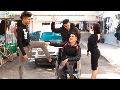 ساعدته رغم أنه أعمى...وعندما رجع بصره.. قام بمفاجئتها /نهاية صادمة