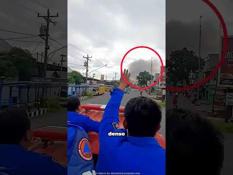 Despejar la carretera para permitir el paso del camión de bomberos 😮 #shorts