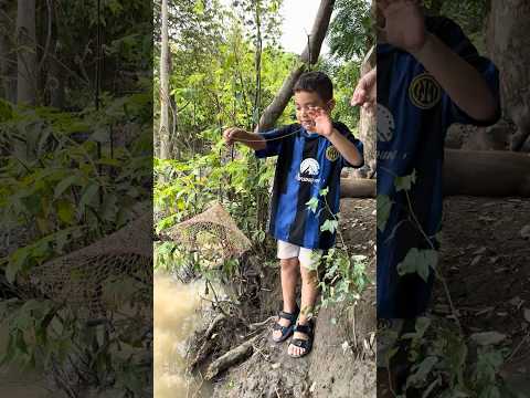 Niño pescando #fishing #lineadepesca #pesca #pescasub #fish #viral #viralvideo #viralshorts