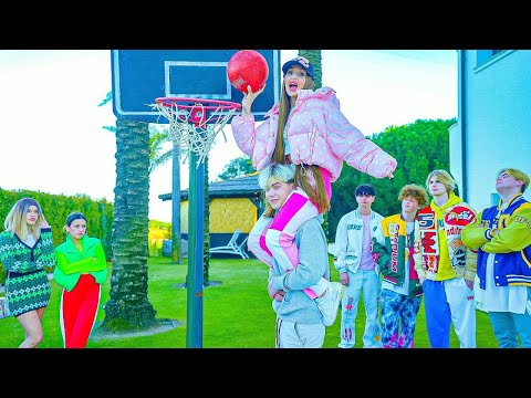 DIANA IST EINE NEUE BASKETBALLSPIELERIN! Wie die Jungs Diana in ihr Team aufgenommen haben!