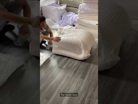 Blankets pack करने का गजब का idea🤯 Satisfying mattress folding #shorts #viral