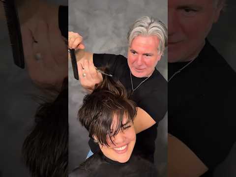 BOOM! 2 kg di capelli in meno e un nuovo stile che spacca! Cosa ne pensate È bellissima Scrivetemelo