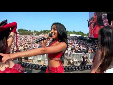 MEAN GIRLS - KATSEYE (live in Lollapalooza Chicago)