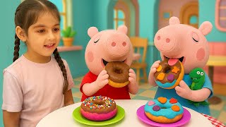Defne'nin Kafesi'nde Donut Keyfi! Peppa ve George için lezzetli donut yapalım! Kız oyunları.