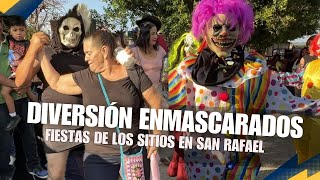 Diversión y vacíl en las entradas de enmascarados de las fiestas de Los Sitios en San Rafael.