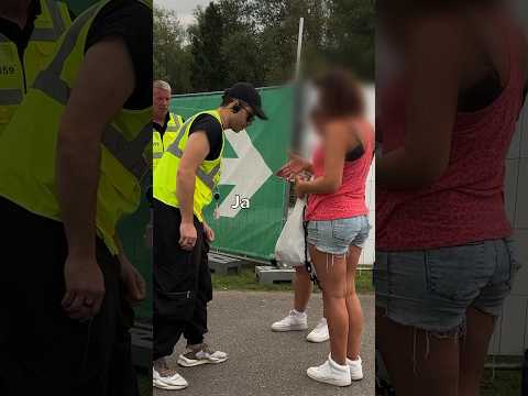 Personalausweise kontrollieren macht nur so semi Spaß 🫠 #security #festivalliebe #hiddencamera
