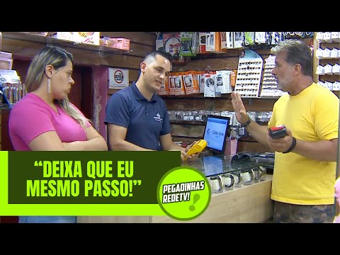 ELE QUIS PASSAR O CARTÃO… NA PRÓPRIA MÁQUINA! | Pegadinhas RedeTV!