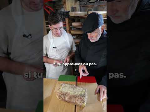 Mon père teste une raclette étrange