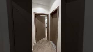 Grey door Installation