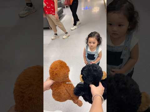 DEDE PIUW TAKUT SAMA MONYET đđđ #couplecomedy #funny #familychannel #familyvlog #piuwfamily