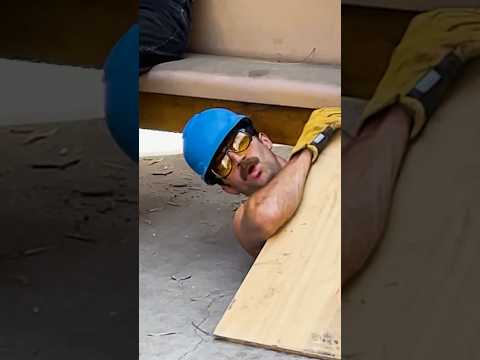 Manramp almost lost his fingers. #safetyfirst #skateboarding #manramp