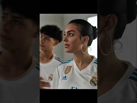 Georgina Rodríguez ___ son Real Madrid (Jersey )