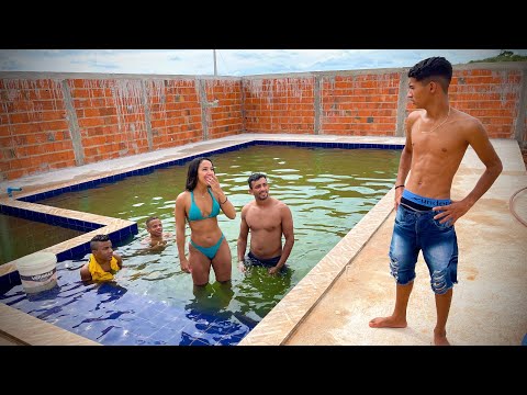 INVADIMOS A PISCINA DO BRUTINHO ENQUANTO ELE NÃO ESTAVA