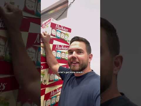 I BOUGHT GIFTS FOR THE WHOLE SCHOOL‼️🤯 #dad #school #money #snacks #food #teacher #food #vlog