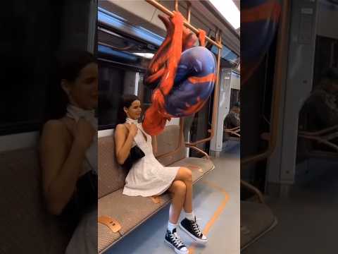 지하철에서 스파이더맨과 #shorts