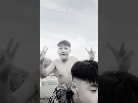 Cụt Tay #shots || Tuấn Tặng Quà