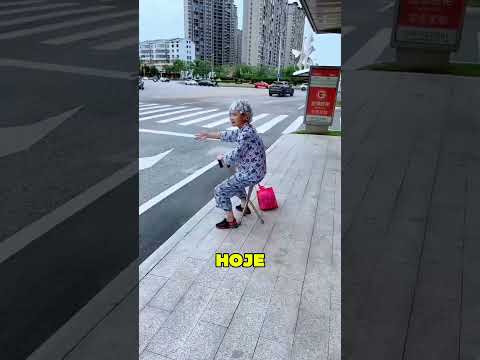 Minha Vó Estava Esperando o Ónibus 😲❤️🤣