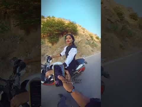 IMPRESSED HER WITH MY STUNT 😉 #sashiyadavstunts #telugubikes #hyderabad