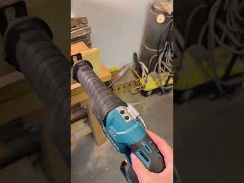 Holz kann man wieder zusägen! #fy #Holz #goviral #motorrad