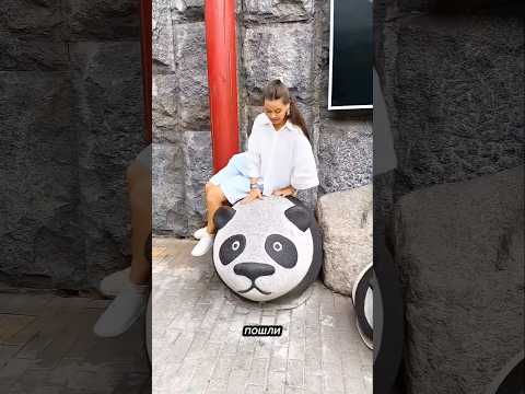 Девочка пытается прокатиться на каждом животном… но двигается только ОДНО😱😍!! #shorts