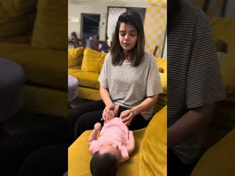 exercise that release gas from infants tummy.. highly recommend when your baby is at unease #baby