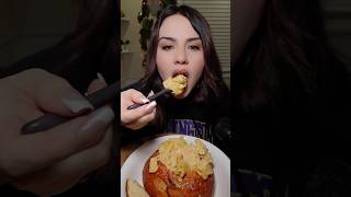 Mac and cheese in a bread bowl #mukbang #eatingsounds #foodie #asmr #macandcheese #eating