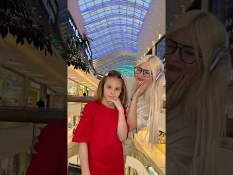 Как я встретила @mySteshOK в ТЦ. Пиши кого из блогеров хочешь встретить💬