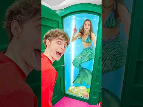 When the toilet occupied! 🚽🧜🏻‍♀️