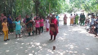 চোখ বেঁধে ঢিলা ভাঙ্গার চ্যালেঞ্জ
