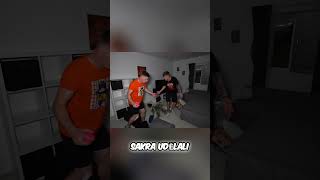 Tajemství 'Dumplingů' v obýváku  Zmizeli beze stopy!