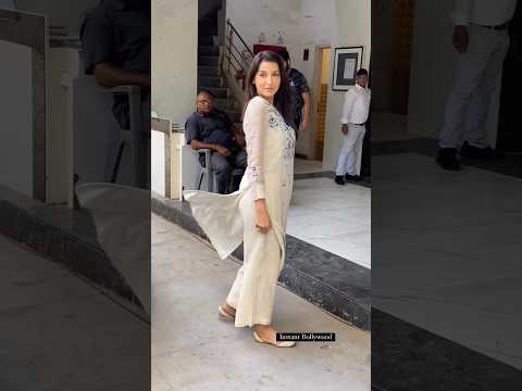 Nora Fatehi Looking Gorgeous in Indian Attire