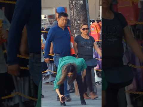Ups se me cayó mi cartera 🤣